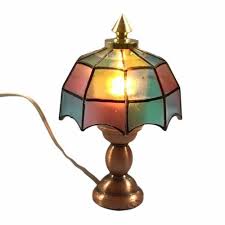La Lampe Tiffany : Une Œuvre d’Art Lumineuse et Élégante pour Votre Intérieur