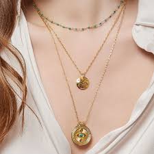 Élégance et Style : Sublimez Votre Look avec des Bijoux de Fantaisie