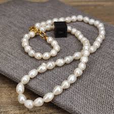 Élégance Intemporelle : Sublimez Votre Style avec des Bijoux en Perle