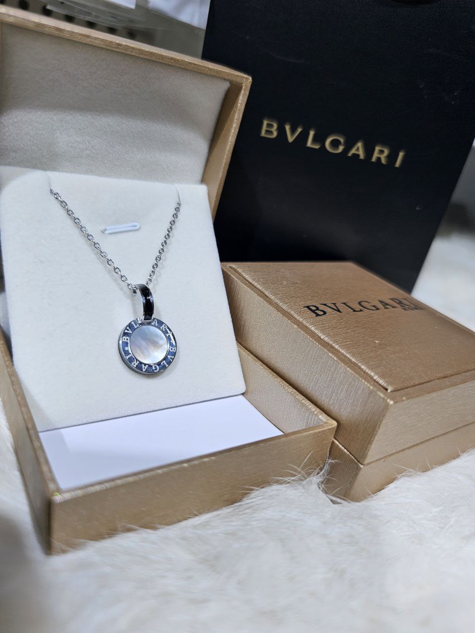 Élégance Intemporelle : Collier de Luxe pour Femme