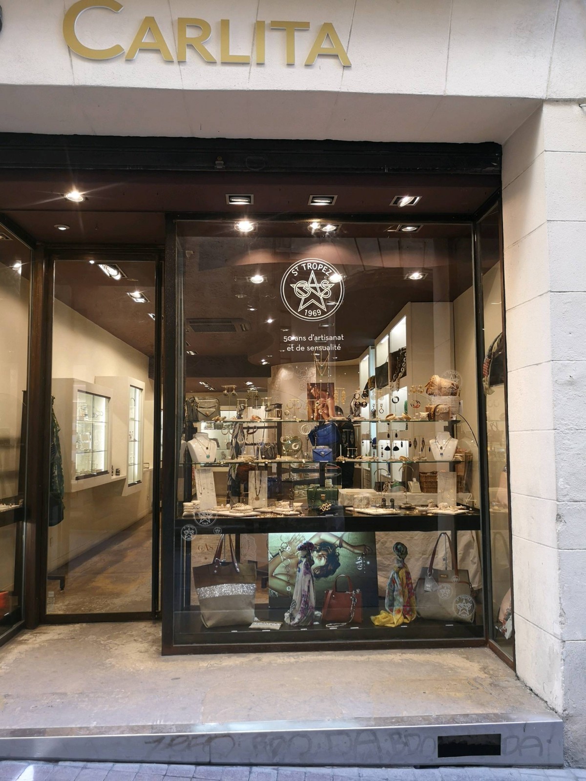 Découvrez l&rsquo;univers des bijoux fantaisie dans notre magasin spécialisé