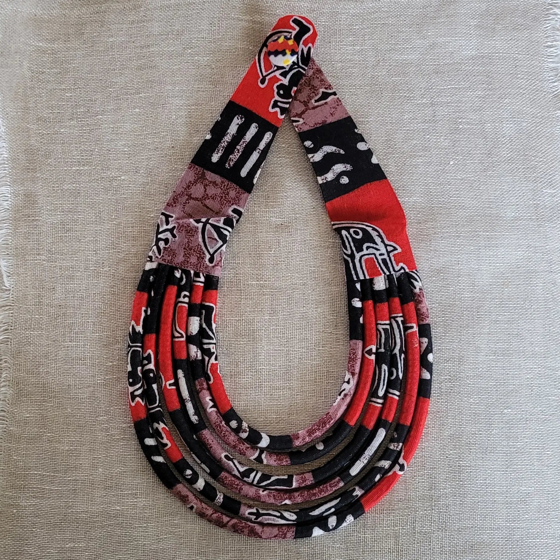 Élégance et Histoire : Découvrez l&rsquo;Art des Bijoux Africains