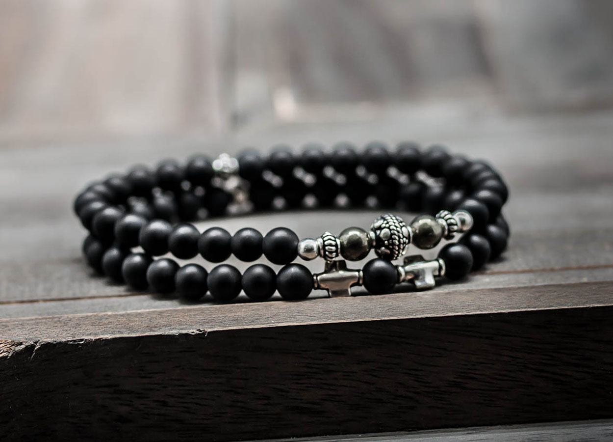 Élégance Masculine : Les Bijoux Homme Créateur en Lumière