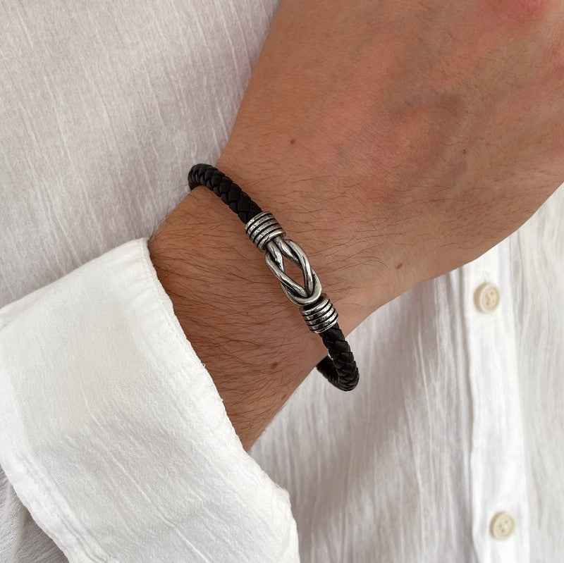 Élégance Masculine : Les Bijoux pour Homme, Symboles de Style